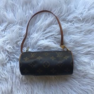Like new Louis Vuitton classic leather wristlet